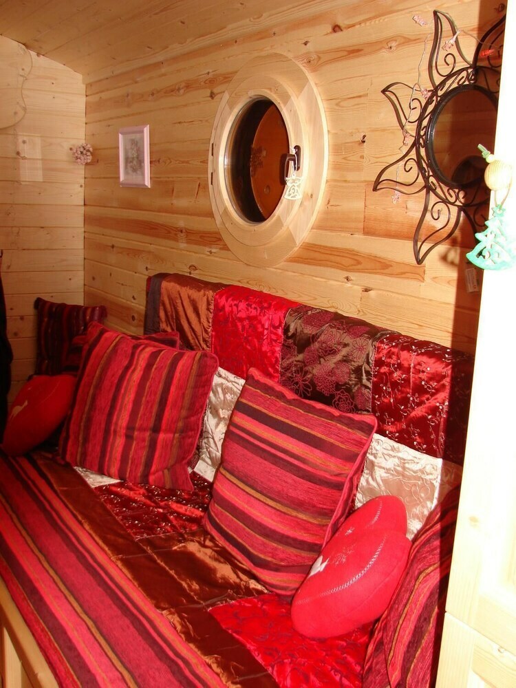 Hotel La Roulotte Des 4 Saisons