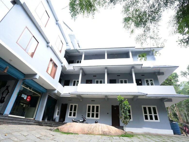 Hotel Oyo 10387 Edakkal Holiday Home