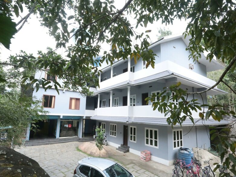 Hotel Oyo 10387 Edakkal Holiday Home
