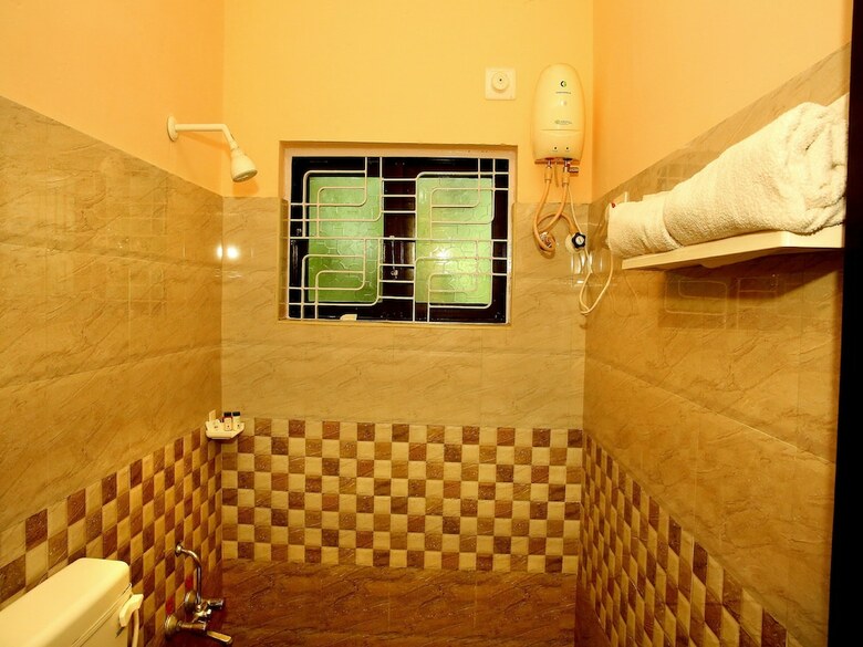Hotel Oyo 9619 Harmony Inn