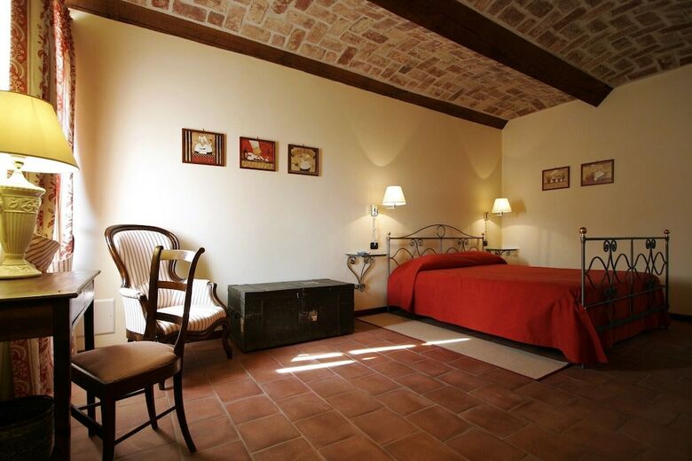 Hotel Foresteria Conti Roero