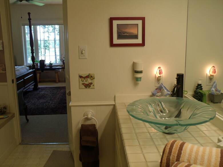 Inn To The Woods Bed And Breakfast