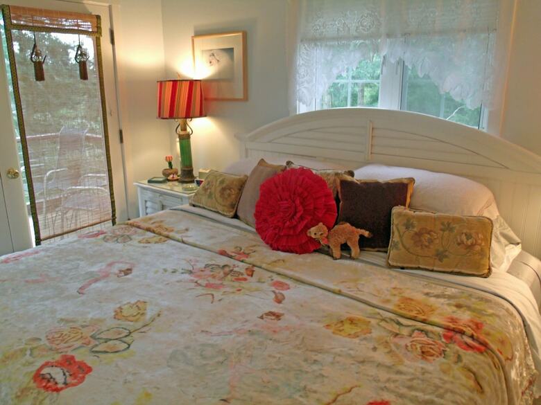Inn To The Woods Bed And Breakfast