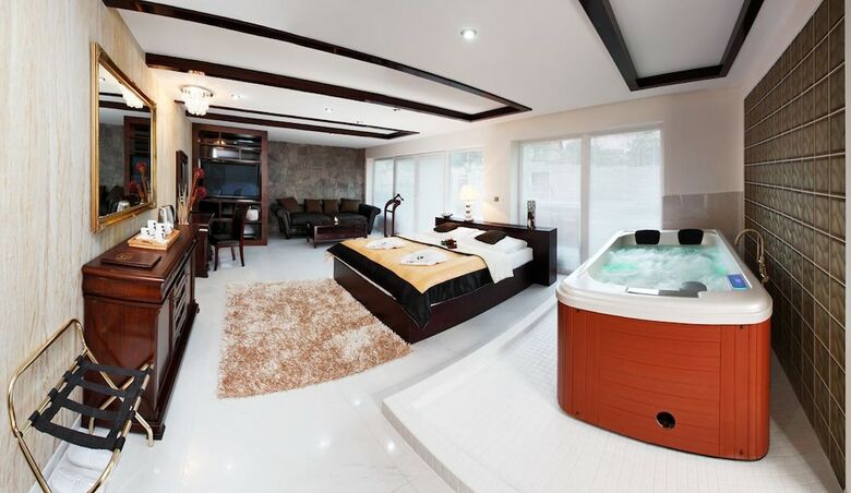Lux Hotel Onyx