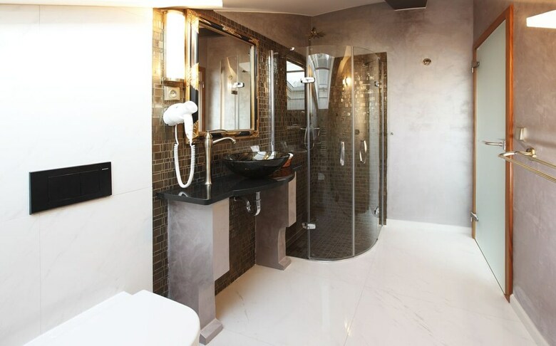 Lux Hotel Onyx