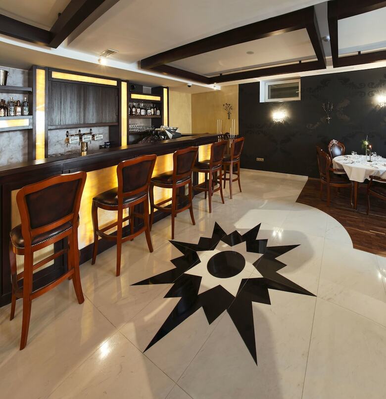 Lux Hotel Onyx