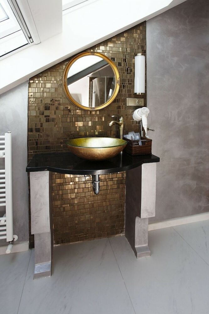 Lux Hotel Onyx