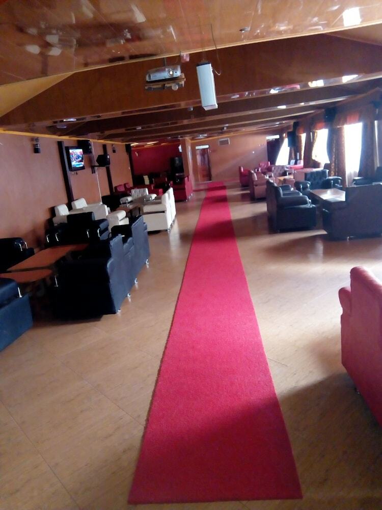 Hotel Savannah Lodge Nguluni