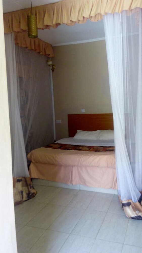 Hotel Savannah Lodge Nguluni