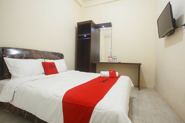 Hotel Reddoorz Near Terminal Bungur Asih