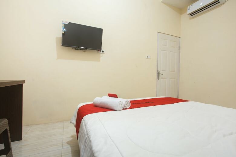 Hotel Reddoorz Near Terminal Bungur Asih