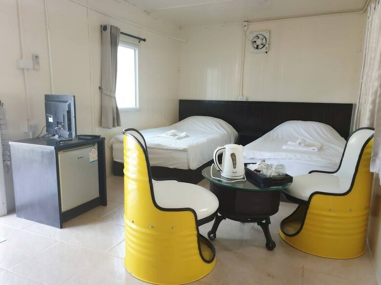 Hotel Mine Boxes Resort