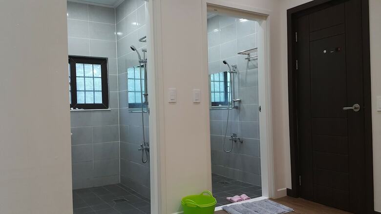 Hostal Blanc Guesthouse