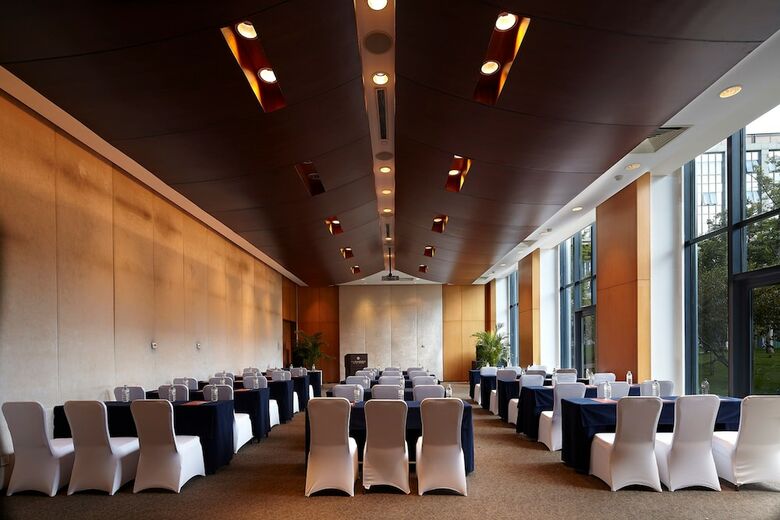 The Lake View Hotel Beijing