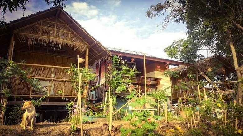 Hotel Cast Away  Homestay