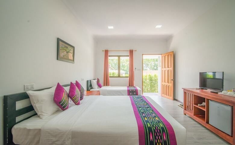 Royal Airstrip Hotel