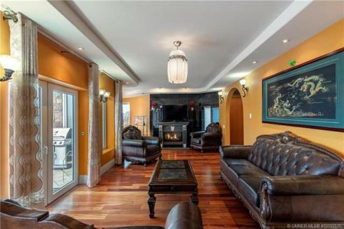 Beach Ave Castle Luxury Vacation Rental