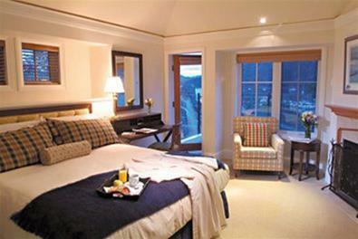 Hotel Poets Cove Resort & Spa