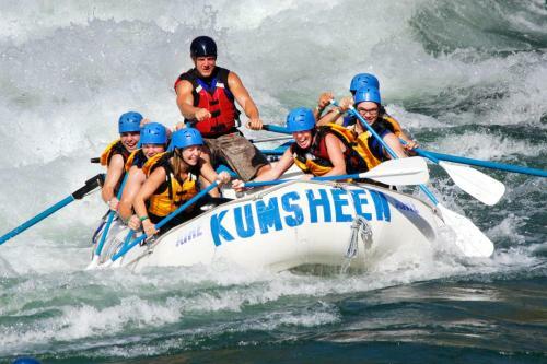 Hotel Kumsheen Rafting Resort