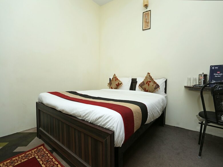 Hotel Oyo 12220 Krishnavi Inn