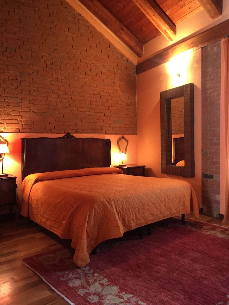 Bed & Breakfast Cascina Baresane