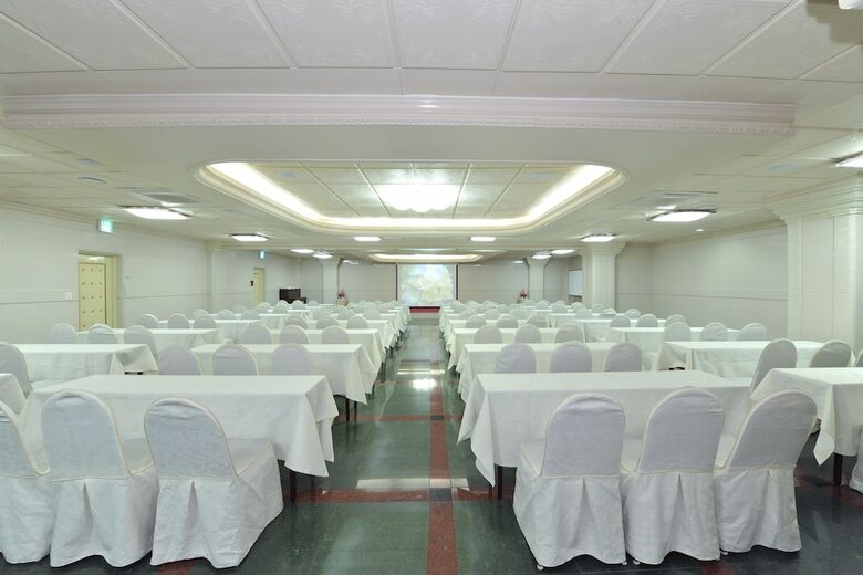 Gaya Hotel