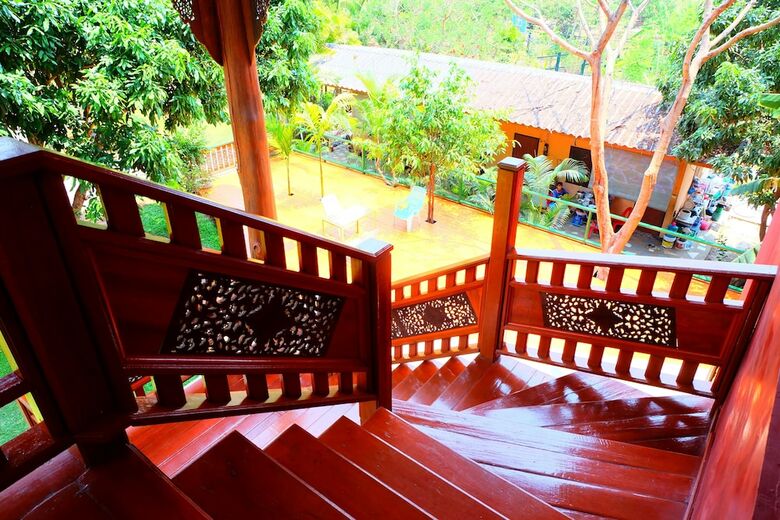 Hotel Rom Sak Resort