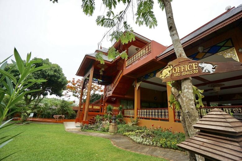 Hotel Rom Sak Resort