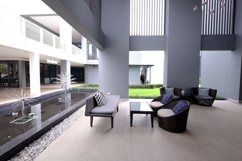 R Photo Hotel