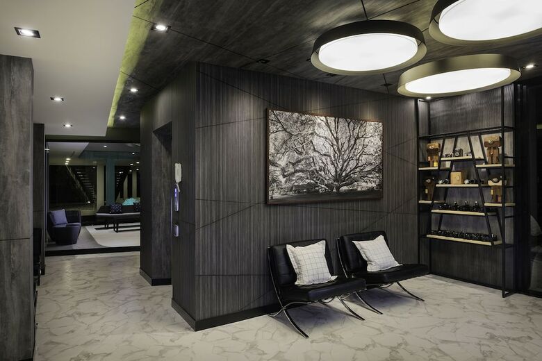 R Photo Hotel