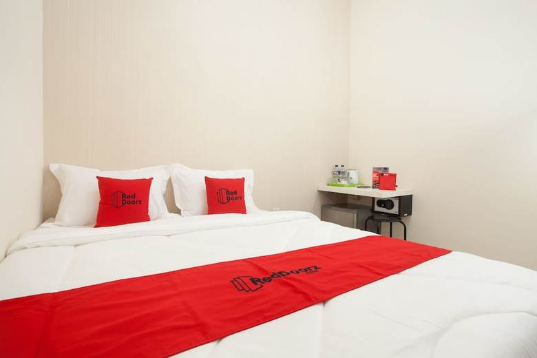Hotel Reddoorz Plus Near Upn Veteran 2