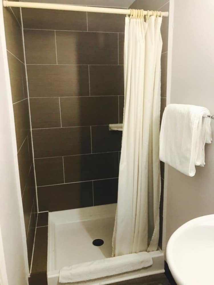 Hotel Kings Row Inn