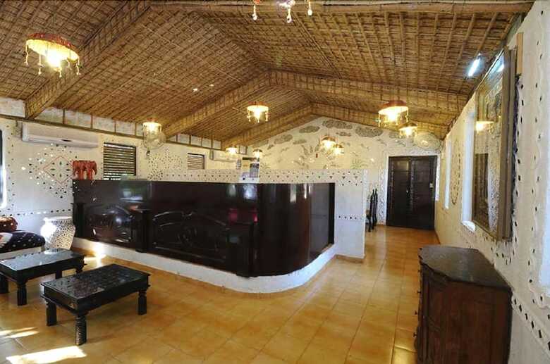 Hotel Chouki Dhani Resort