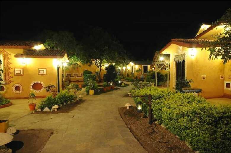 Hotel Chouki Dhani Resort