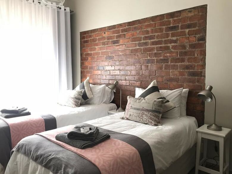 Bed & Breakfast 59 On True North Guest Rooms