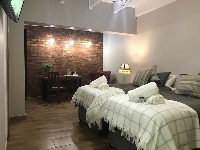 Bed & Breakfast 59 On True North Guest Rooms