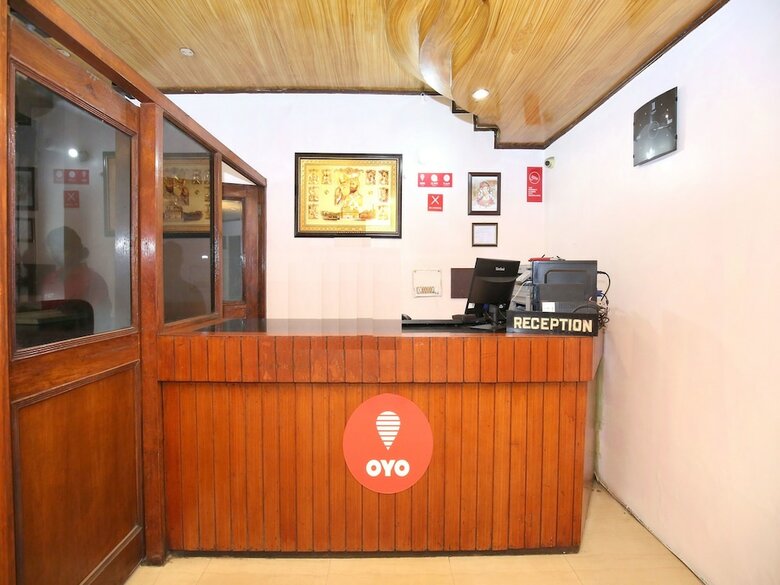 Oyo 11912 Hotel Nav Classic