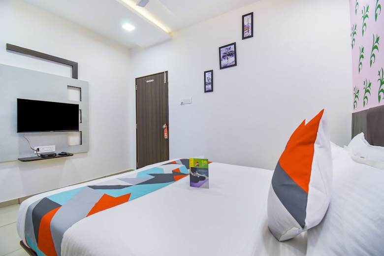 Hotel Fabexpress Shiv Residency