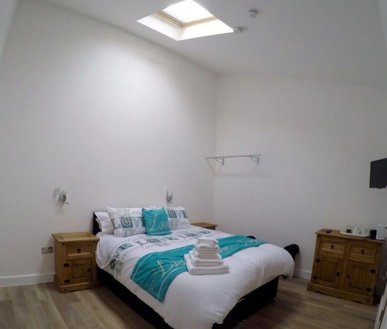 Deepcut Lodge Bed & Breakfast