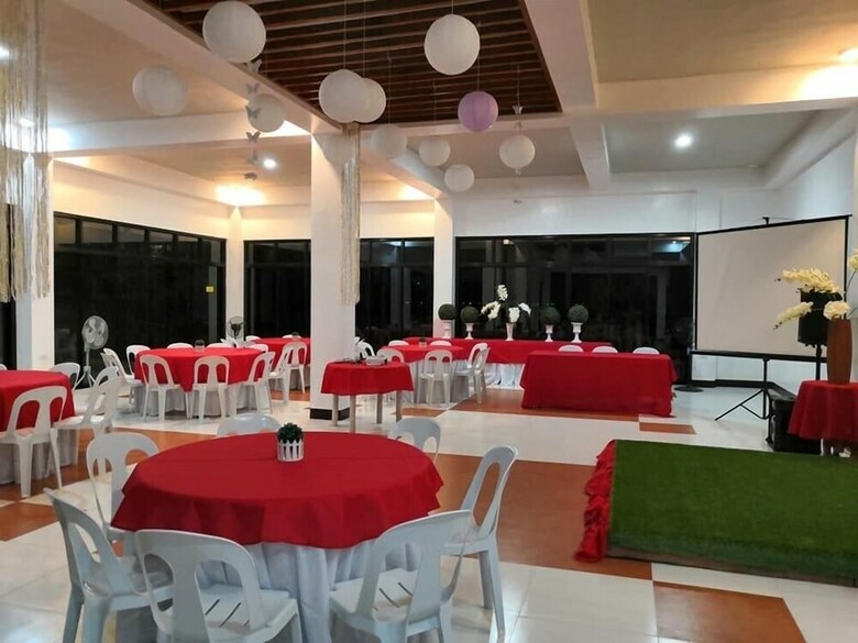 Hotel Agm Beachfront Resort & Resto