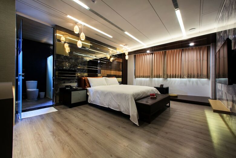 Hotel Chen He Spa Motel