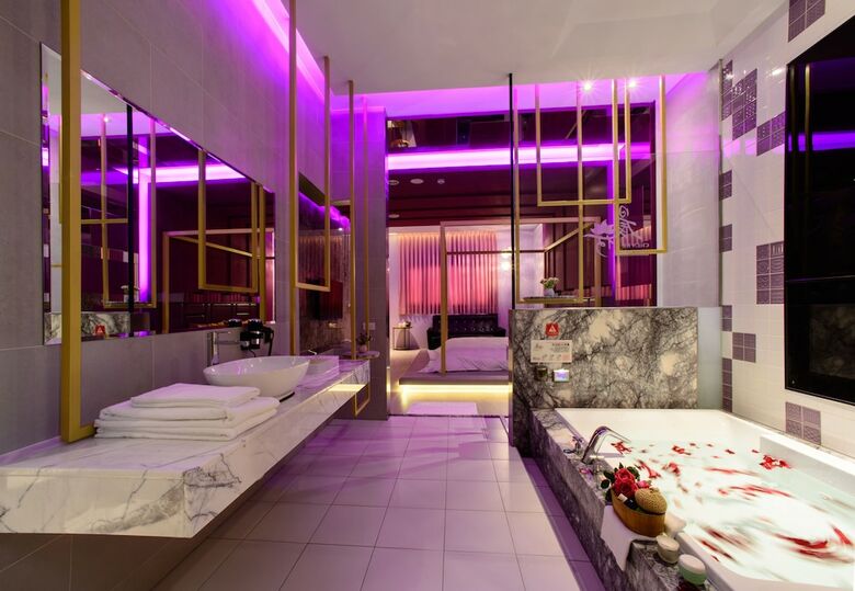 Hotel Chen He Spa Motel