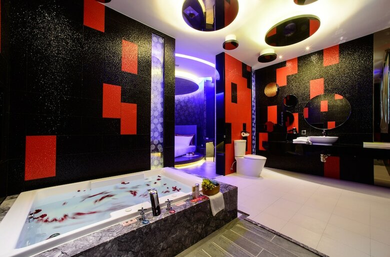 Hotel Chen He Spa Motel