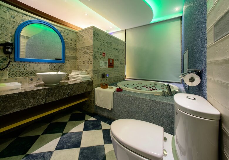 Hotel Chen He Spa Motel