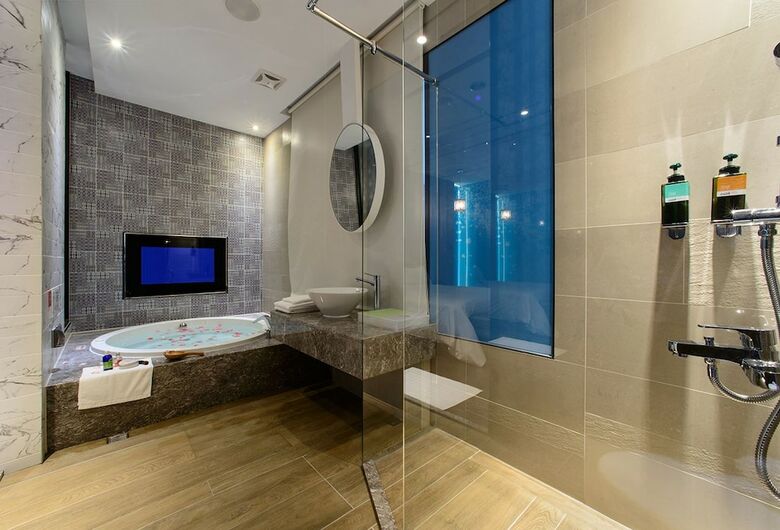 Hotel Chen He Spa Motel