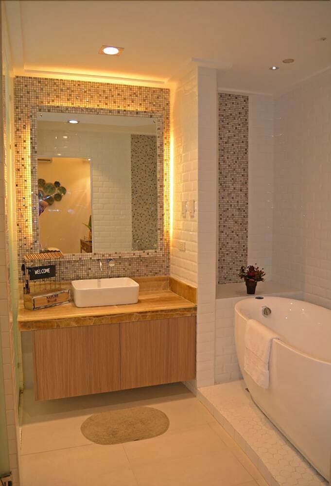 The Greenhive Hotel
