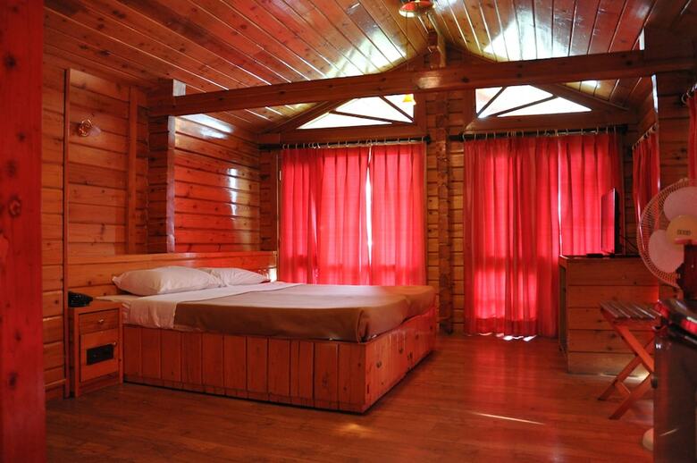 Hotel The Chalets Naldehra