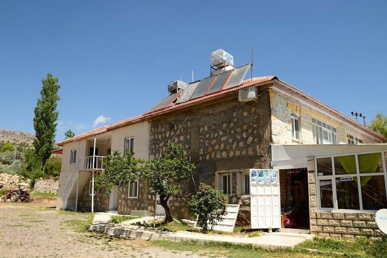 Hostal Karadut Pansiyon Nemrut