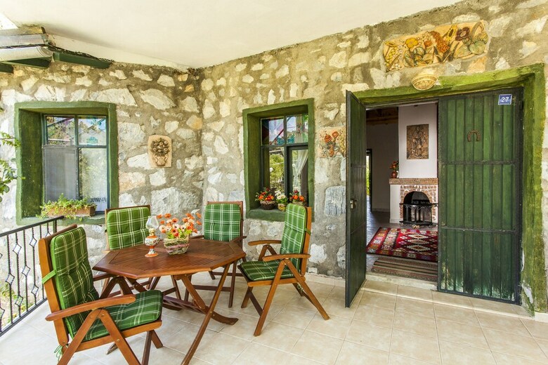Hotel Otantik Tas Ev