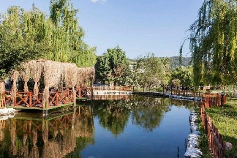 Hotel Otantik Tas Ev
